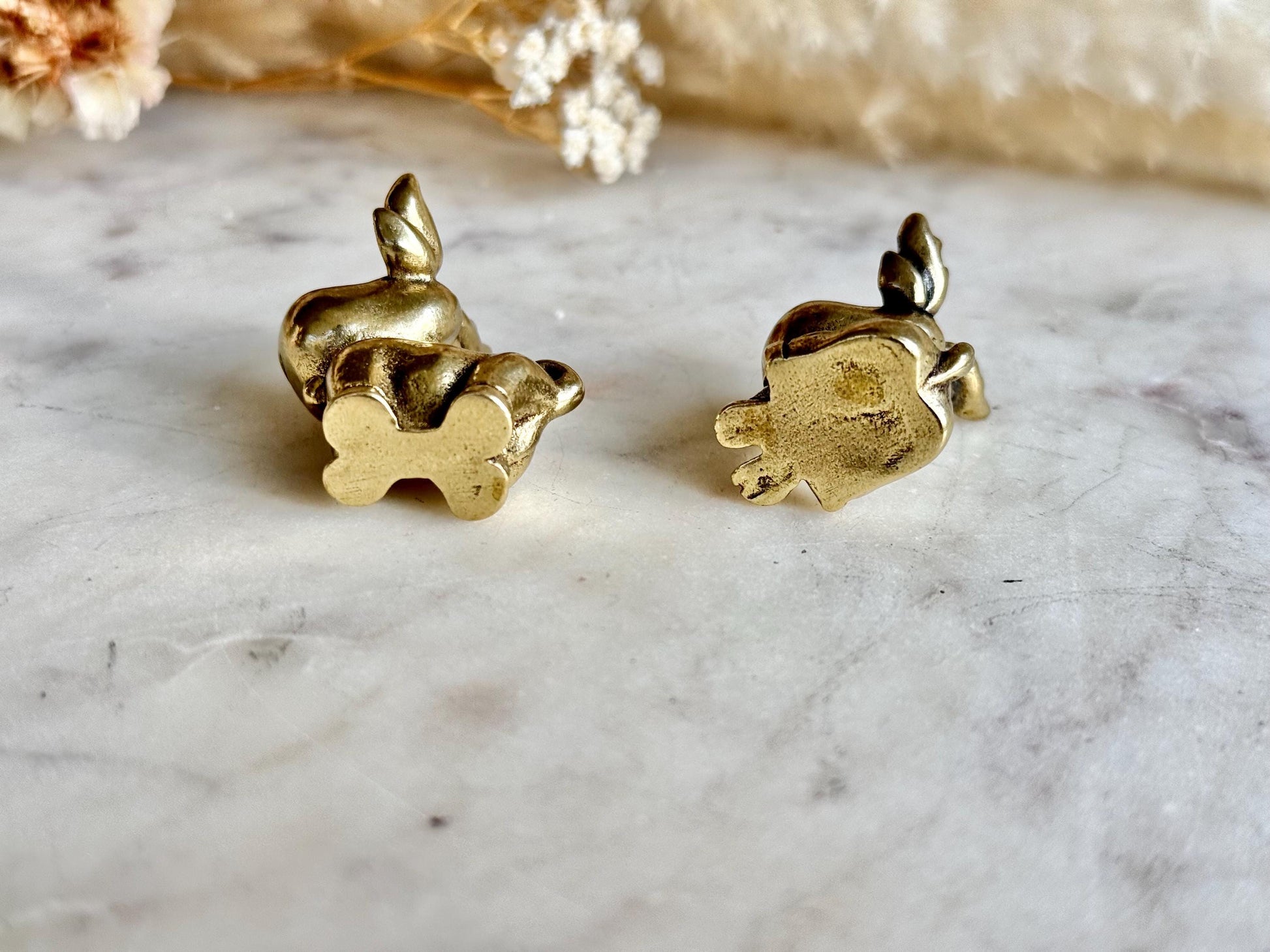 Solid Brass Reindeer Figurines – Delightful Christmas Decorations and Ideal Gift for Adding a Touch of Holiday Spirit