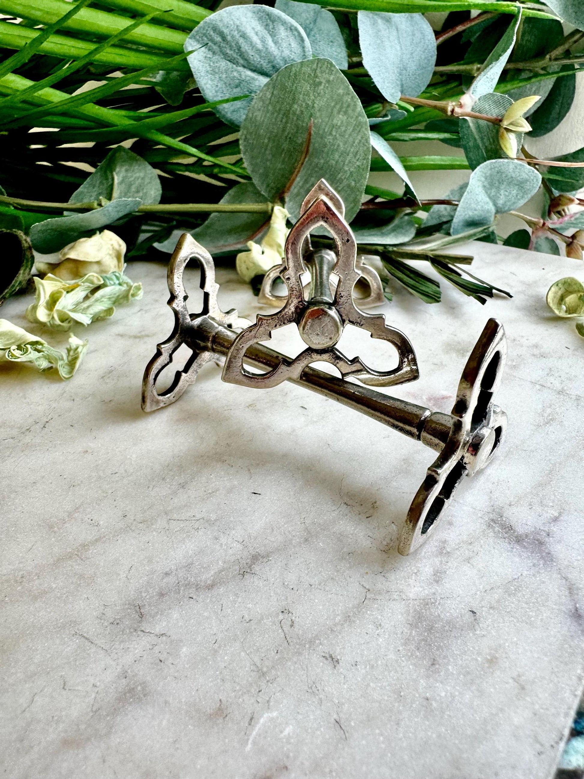 Vintage Set of 2 Silver Plated cutlery rests, english antique, pair of silver plated fleur de lys style cutlery rests, knife spoon holder