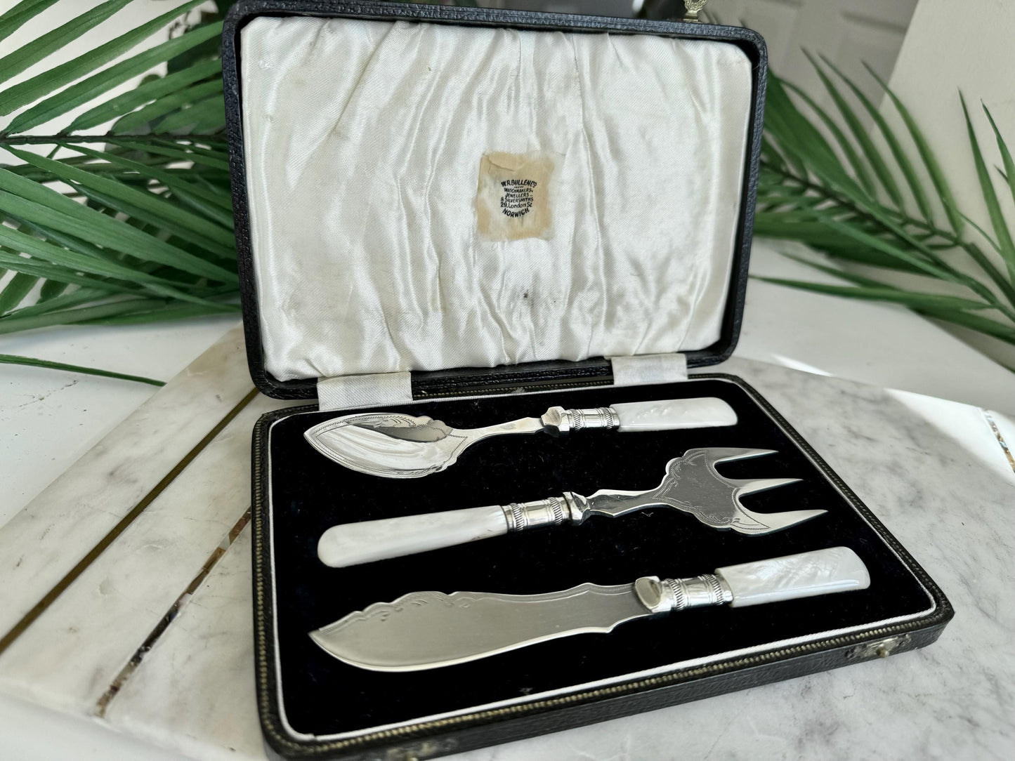 Antique English Silver plated EPNS & Mother of Pearl Boxed Breakfast Set: Jam Spoon, Butter Knife, Bread Fork