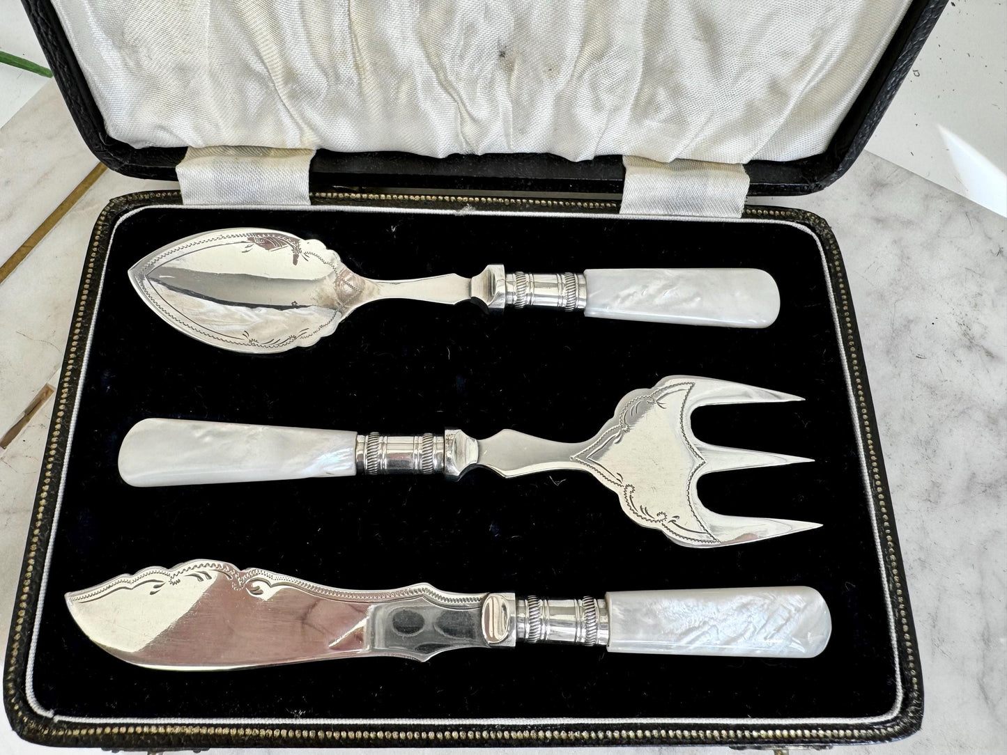 Antique English Silver plated EPNS & Mother of Pearl Boxed Breakfast Set: Jam Spoon, Butter Knife, Bread Fork