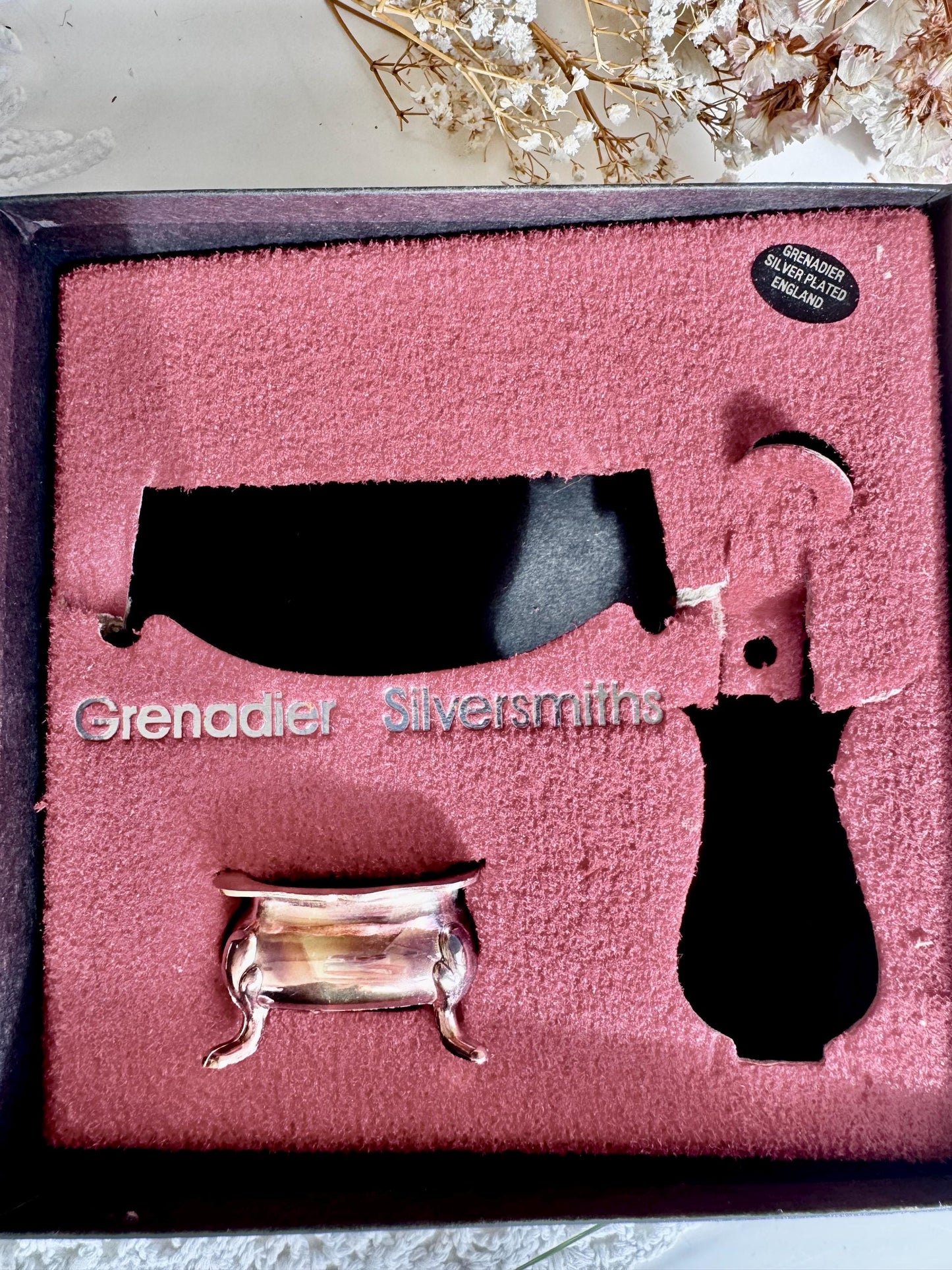 Vintage Grenadier Silversmiths 4 Piece Set plated salt and pepper shakers on a matching tray in original box, made in England