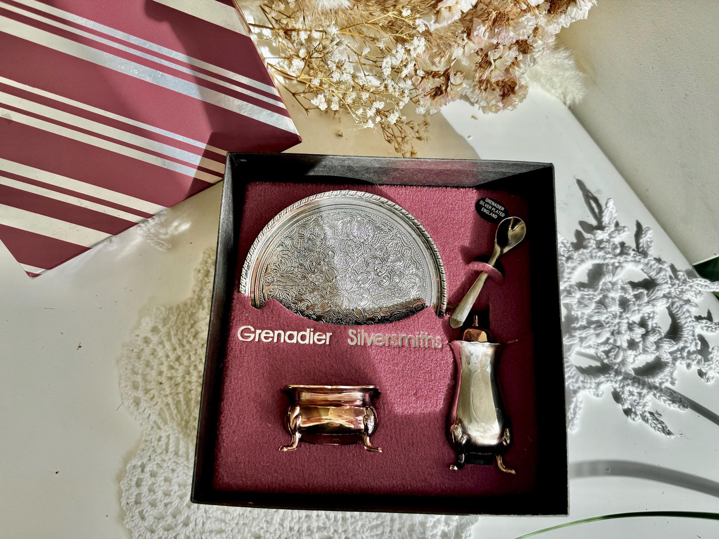 Vintage Grenadier Silversmiths 4 Piece Set plated salt and pepper shakers on a matching tray in original box, made in England