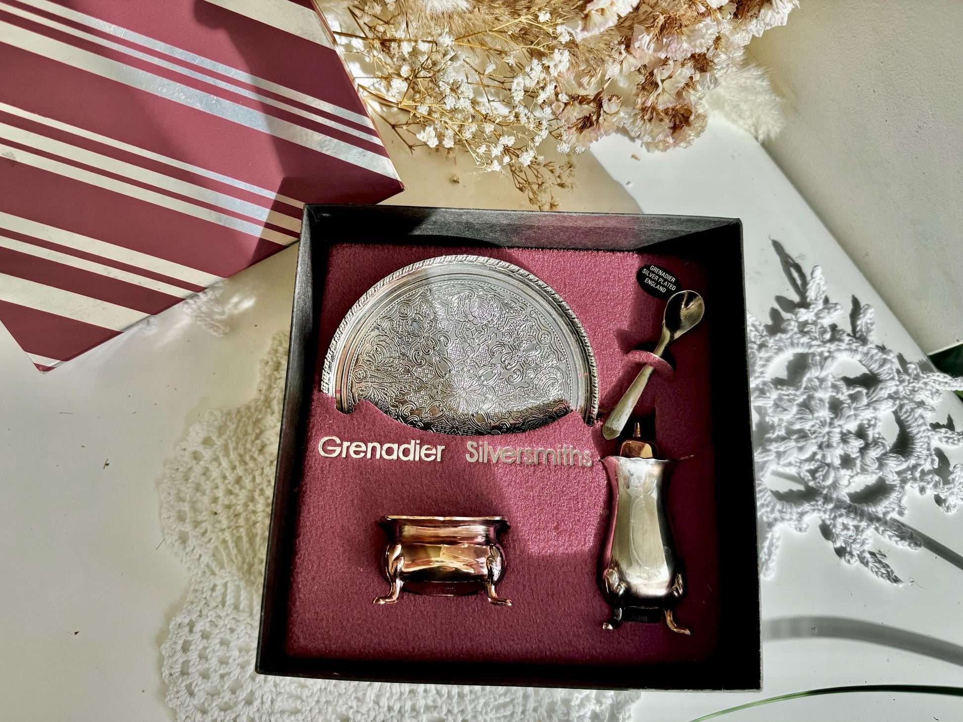 Vintage Grenadier Silversmiths 4 Piece Set plated salt and pepper shakers on a matching tray in original box, made in England