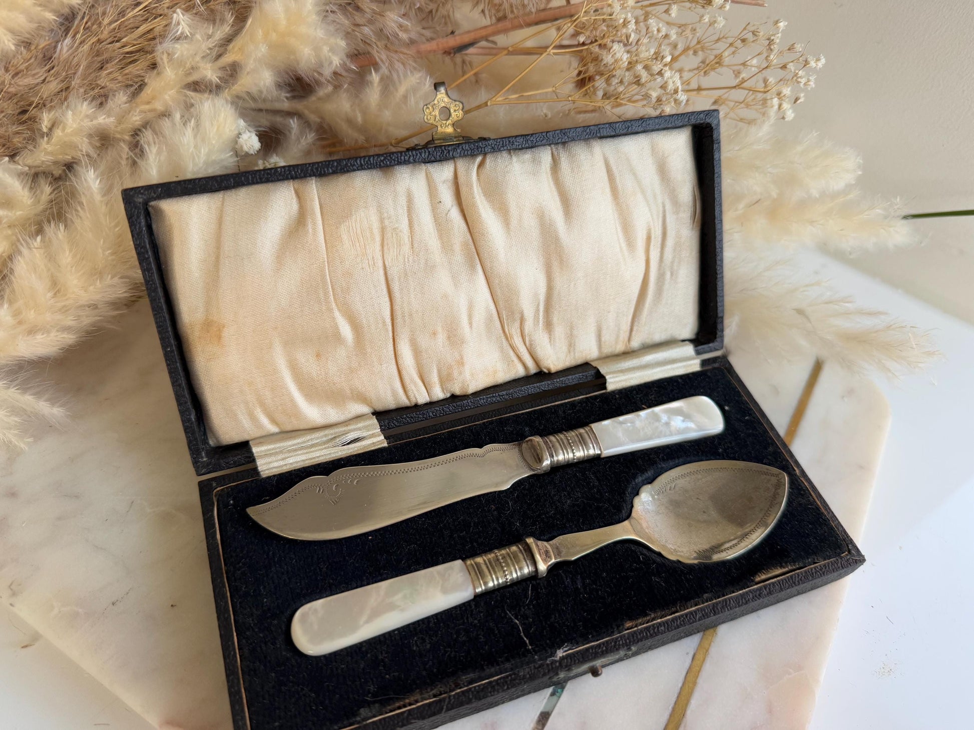 Antique English Silver plated EPNS and Mother of Pearl Boxed Breakfast Set: Jam Spoon, Butter Knife in original box