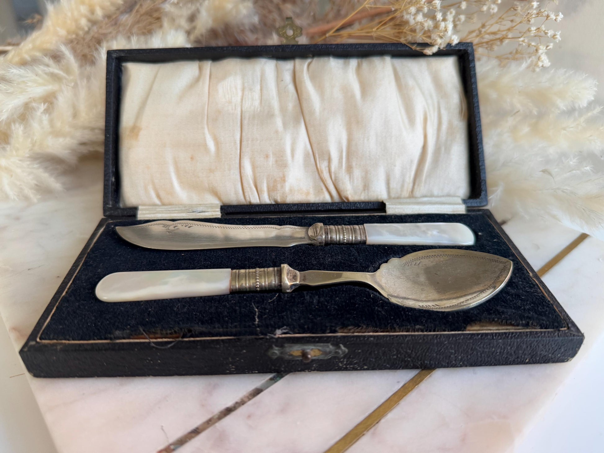 Antique English Silver plated EPNS and Mother of Pearl Boxed Breakfast Set: Jam Spoon, Butter Knife in original box