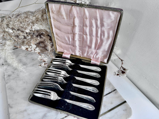 Vintage Boxed Set 6 Silver Plated Pastry or Cake Forks