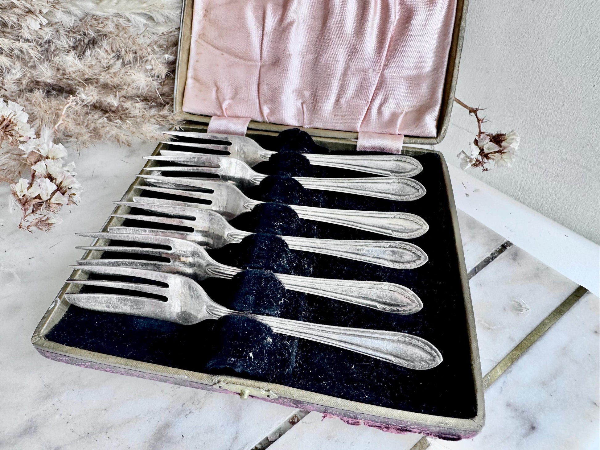 Vintage Boxed Set 6 Silver Plated Pastry or Cake Forks