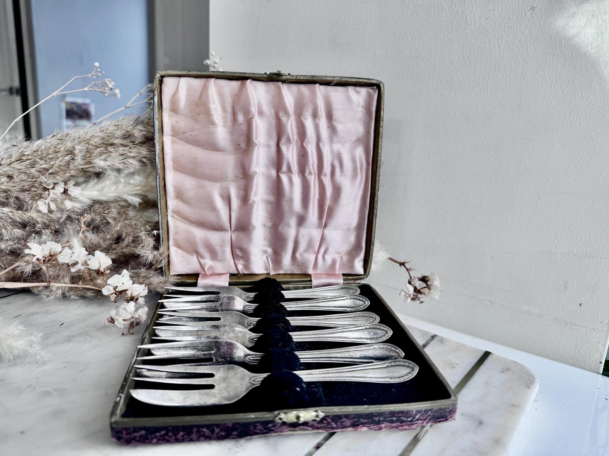 Vintage Boxed Set 6 Silver Plated Pastry or Cake Forks