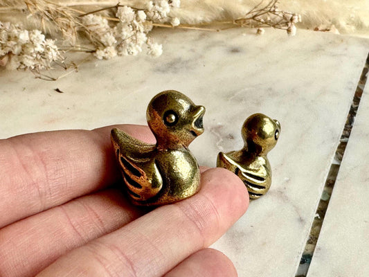Style Duck miniature, solid brass little bird figurine, Couple of ducks miniature gift, Desktop ornament, Bath Duck statuette