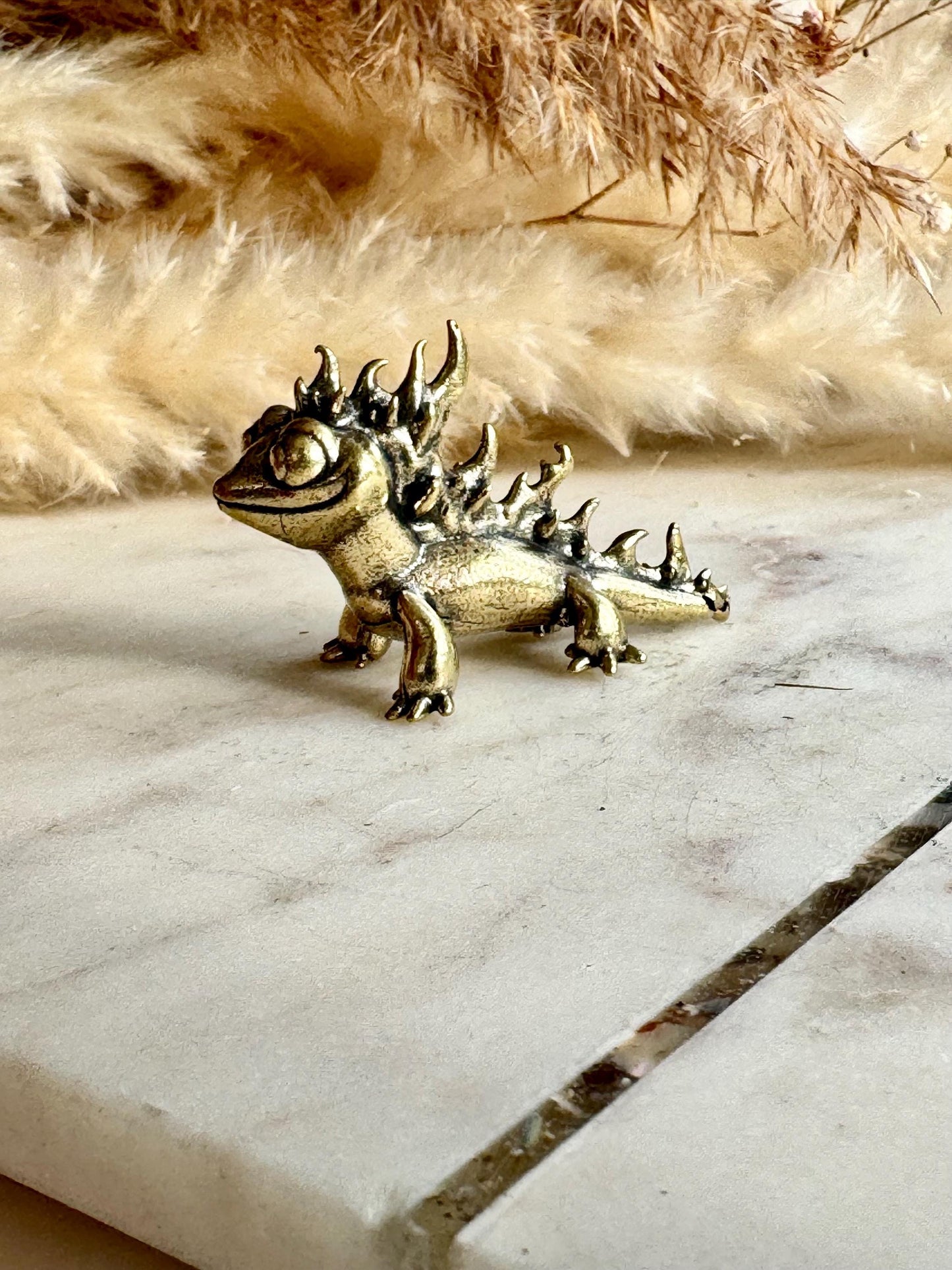 Lifelike solid brass fantasy lizard figurine, happy dragon-like reptile statuette, metal mythical creature ornament, chameleon figurine