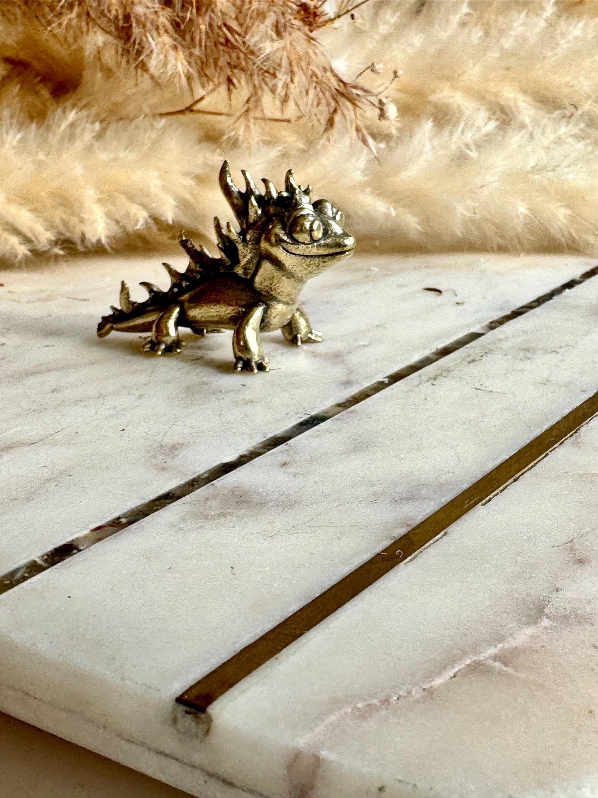 Lifelike solid brass fantasy lizard figurine, happy dragon-like reptile statuette, metal mythical creature ornament, chameleon figurine