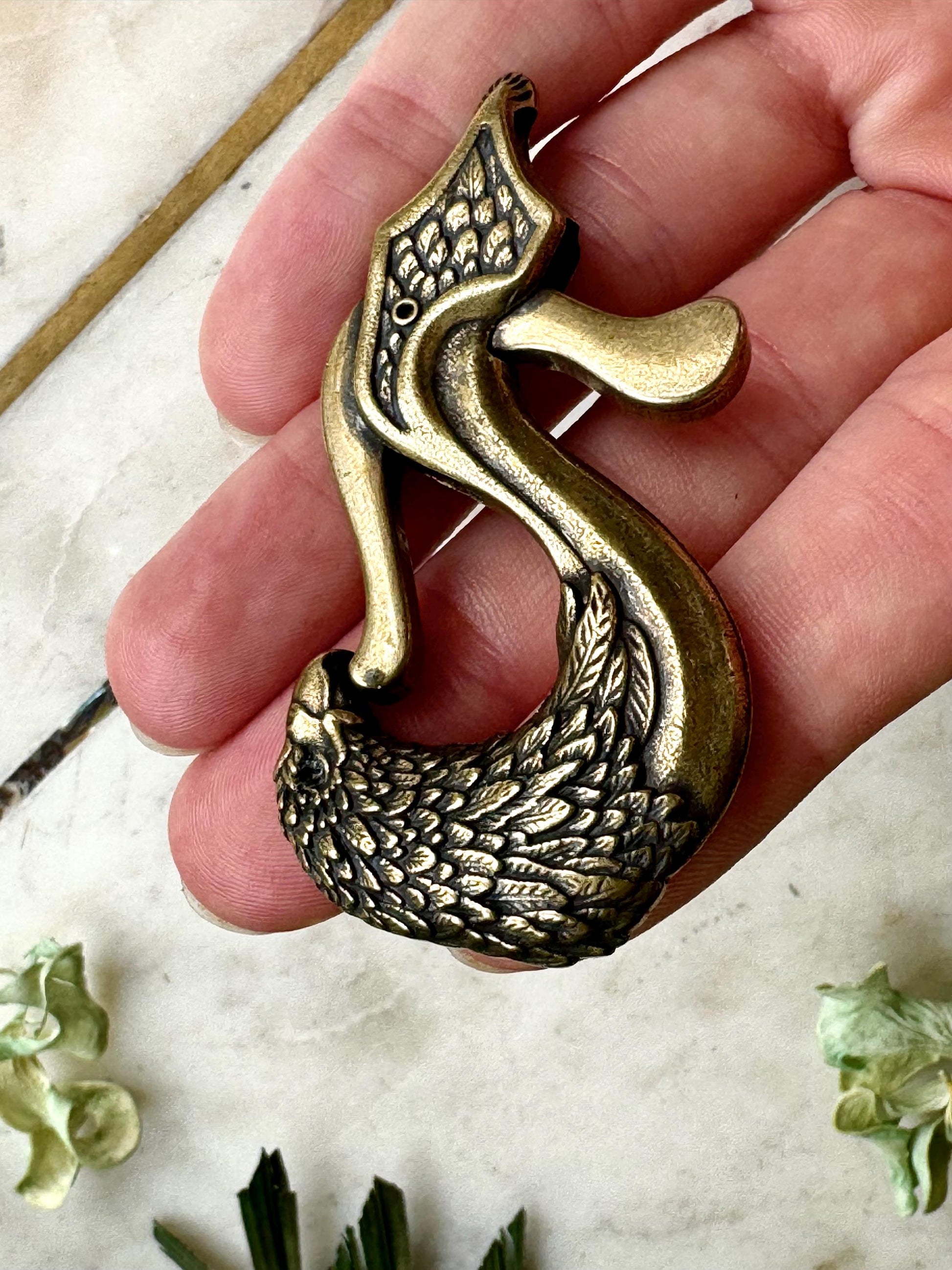 Solid Ornate Brass Eagle-Head Hook Clasp – Decorative Fastener for Belts, Bags, and Leathercraft