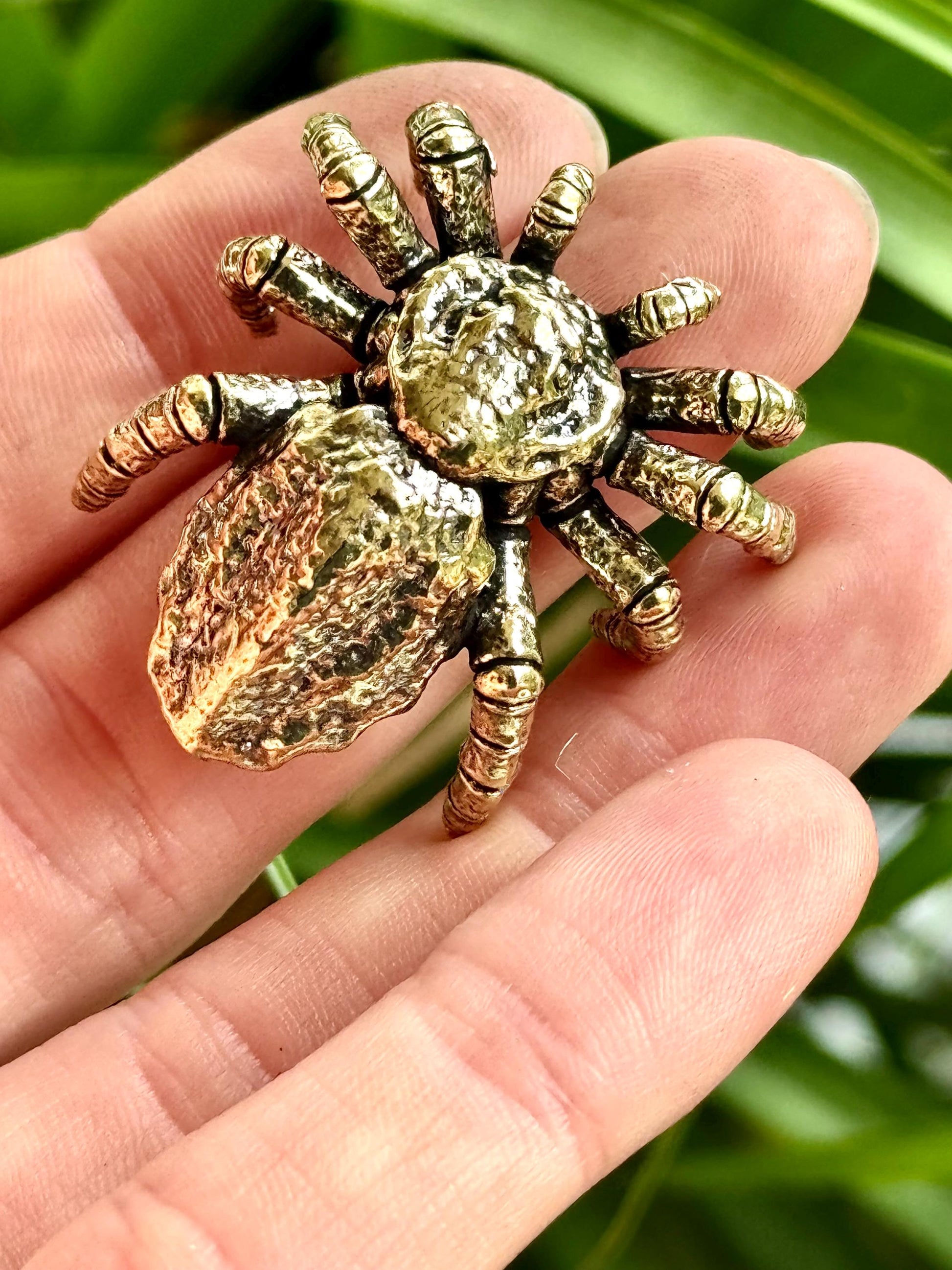 Solid brass tarantula figurine, realistic spider sculpture, metal arachnid ornament, detailed brass creepy crawler paperweight