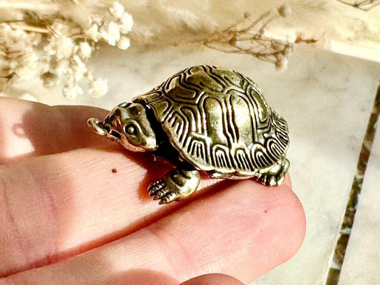 Unique Style Solid Brass Cute Turtle Charm or Keyring with Movable Head and Legs – Realistic Miniature Tortoise Figurine