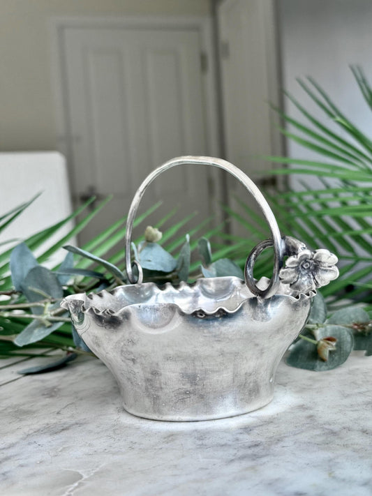 Victorian Silver Plated Sugar Basket – Joseph Rodgers & Sons, Sheffield (c. 1890s)