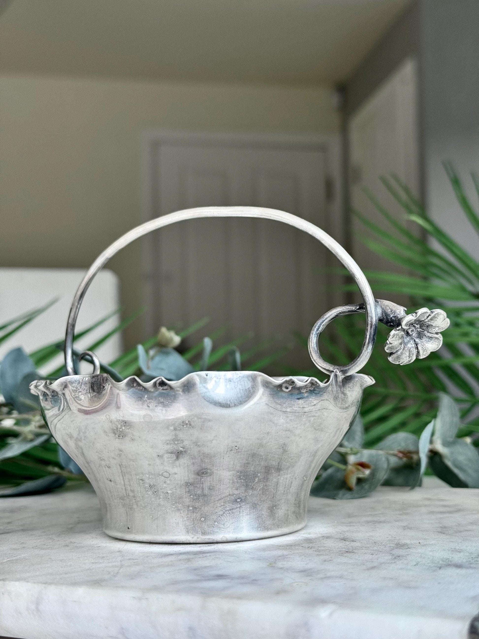 Victorian Silver Plated Sugar Basket – Joseph Rodgers & Sons, Sheffield (c. 1890s)