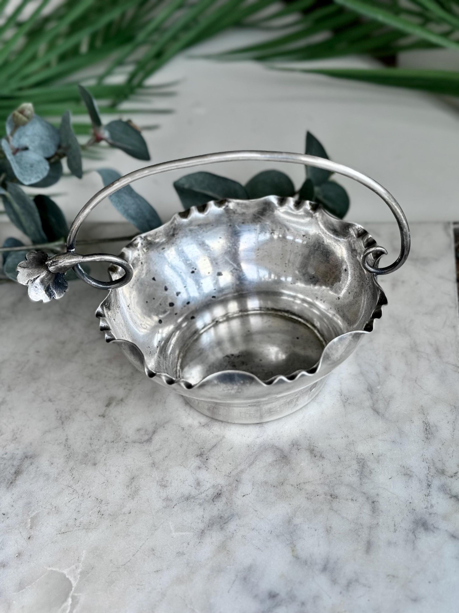 Victorian Silver Plated Sugar Basket – Joseph Rodgers & Sons, Sheffield (c. 1890s)