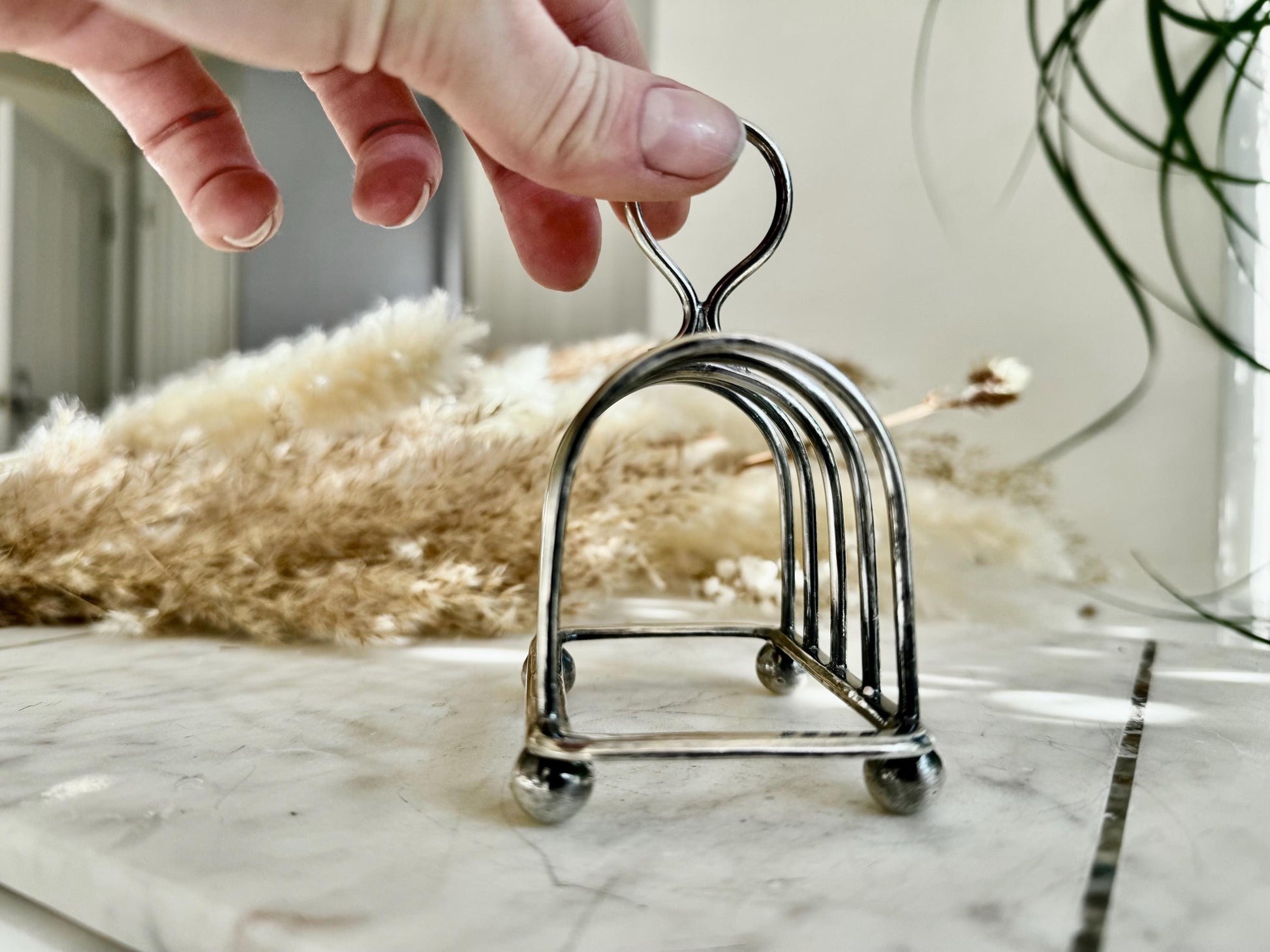 Vintage Silver-Plated Toast Rack by E&R, Five-Bar Arched Design with Ball Feet