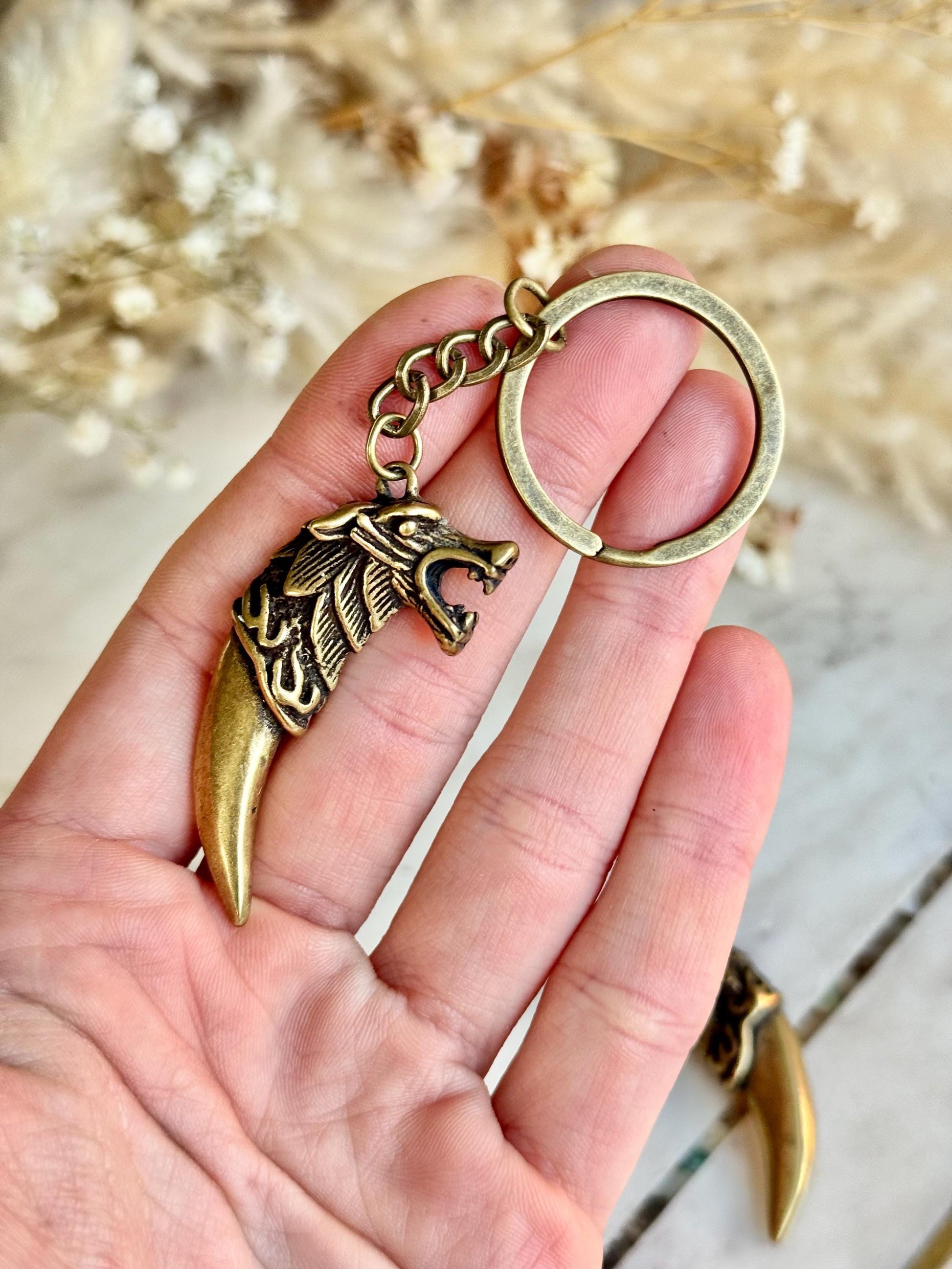 Solid Brass Viking Wolf Fang Keychain – Norse Mythology Tribal Amulet – Gothic Nordic Pendant, Novelty gift