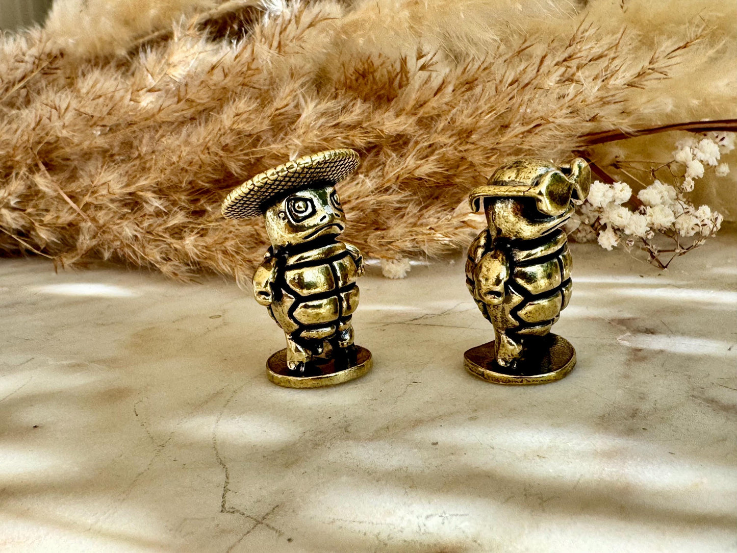 Mini Brass Ninja Turtle Figurine – Animal Shelf Decor Brass Turtle Figurine with Hat – Quirky Ninja Turtle Ornamen