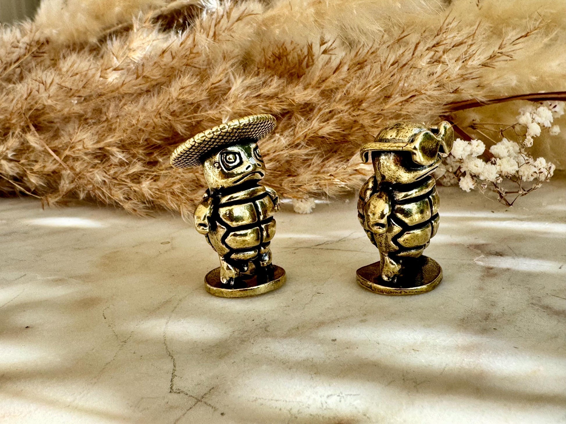 Mini Brass Ninja Turtle Figurine – Animal Shelf Decor Brass Turtle Figurine with Hat – Quirky Ninja Turtle Ornamen