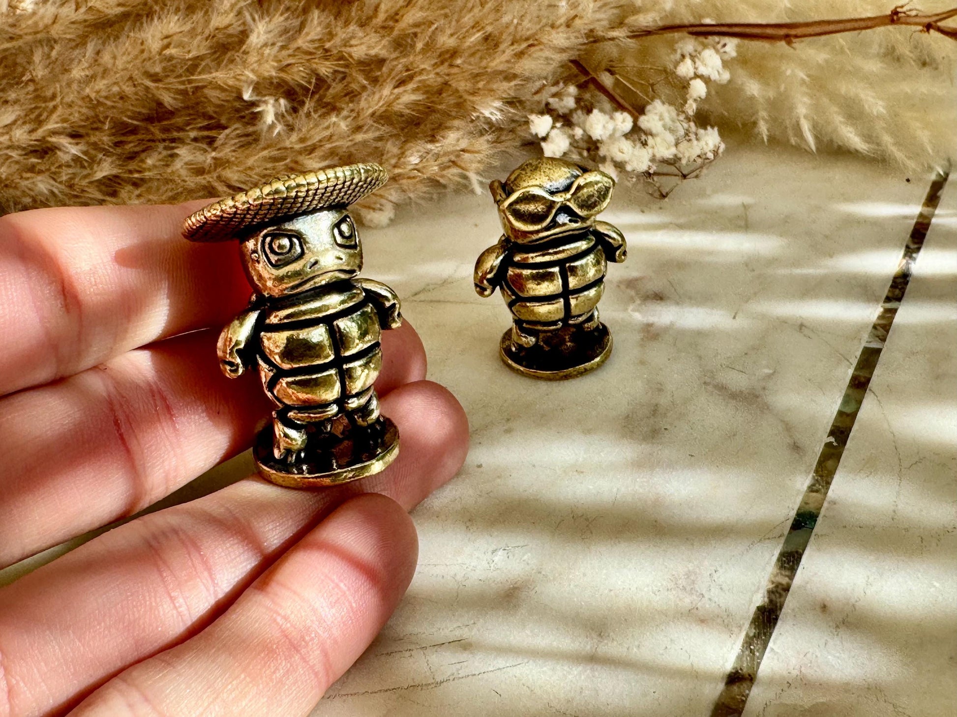 Mini Brass Ninja Turtle Figurine – Animal Shelf Decor Brass Turtle Figurine with Hat – Quirky Ninja Turtle Ornamen