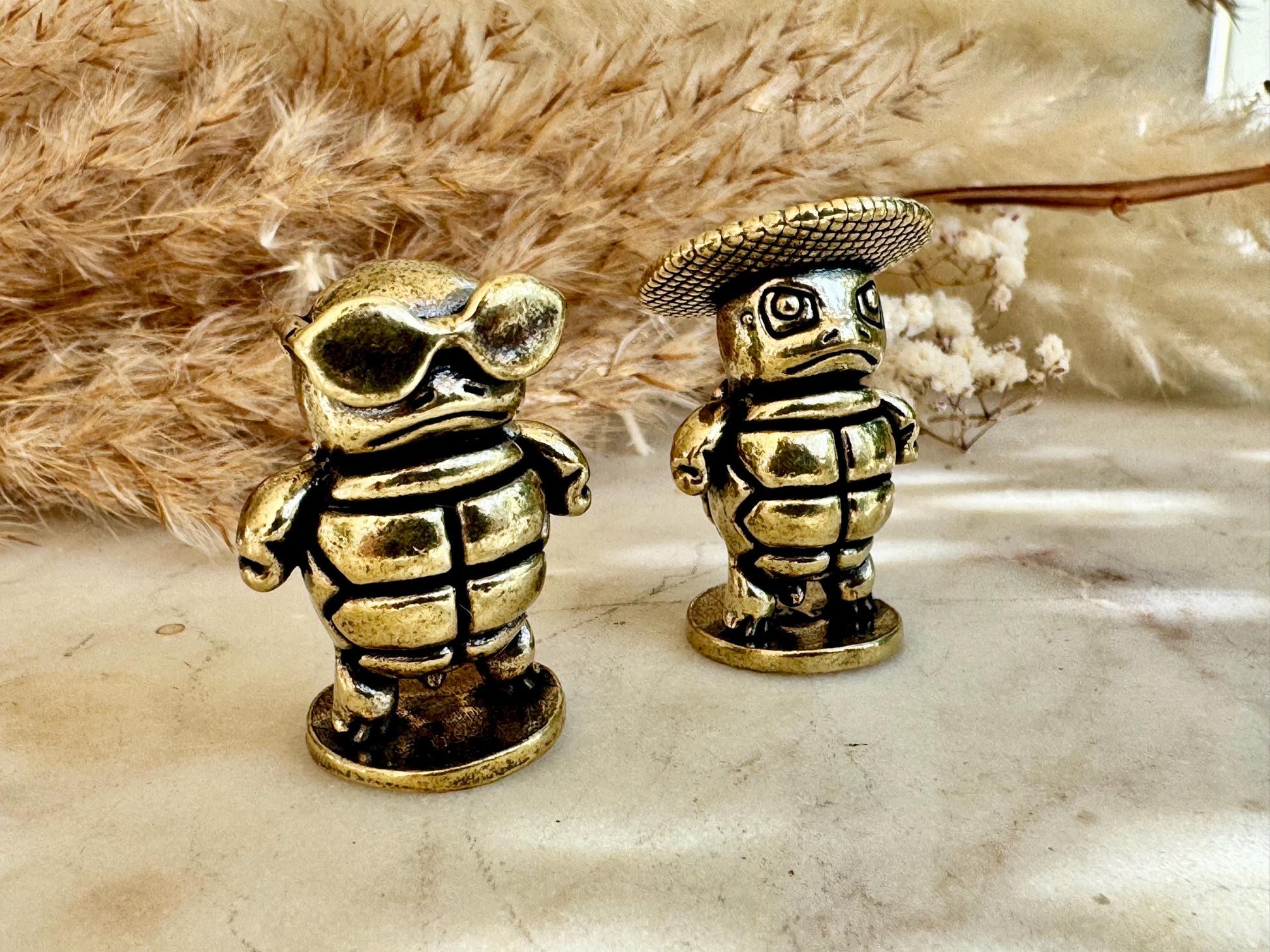 Mini Brass Ninja Turtle Figurine – Animal Shelf Decor Brass Turtle Figurine with Hat – Quirky Ninja Turtle Ornamen