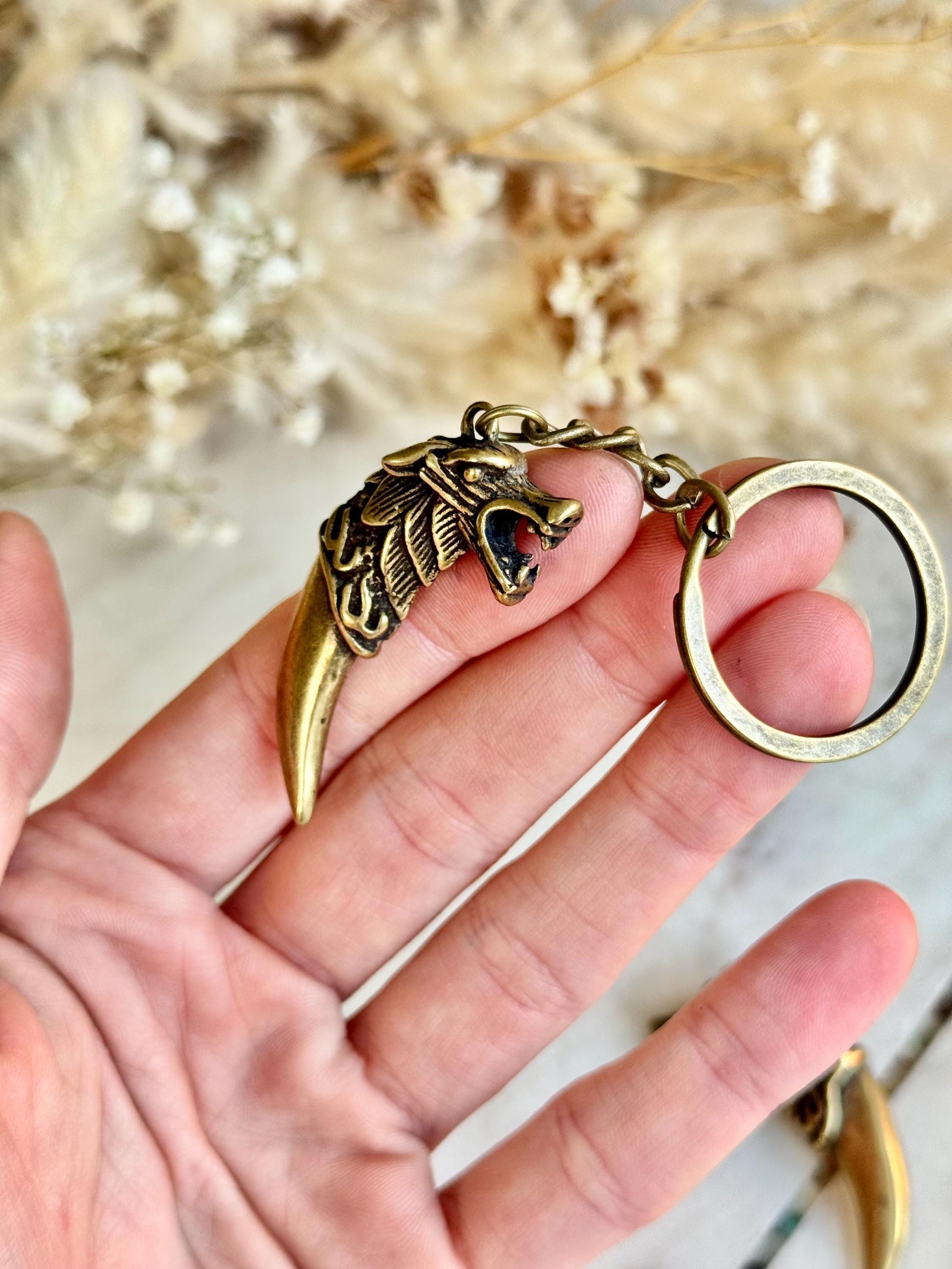 Solid Brass Viking Wolf Fang Keychain – Norse Mythology Tribal Amulet – Gothic Nordic Pendant, Novelty gift