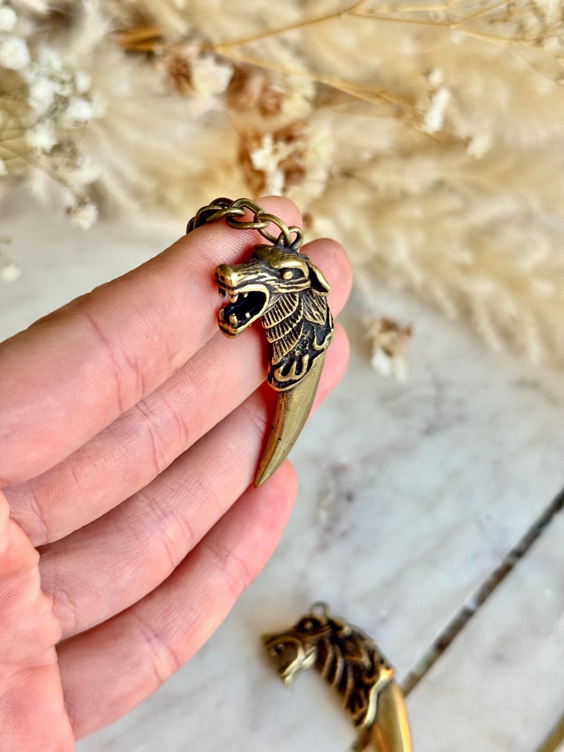 Solid Brass Viking Wolf Fang Keychain – Norse Mythology Tribal Amulet – Gothic Nordic Pendant, Novelty gift