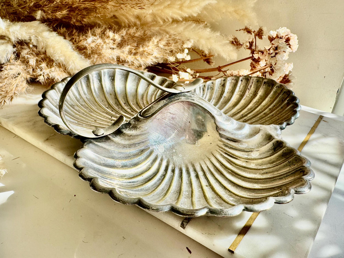 Vintage English Shell-Shaped Triple Serving Dish by Manco Electroplated Silver with Handle Clam Shell Divided Tray Elegant Ocean-Inspired