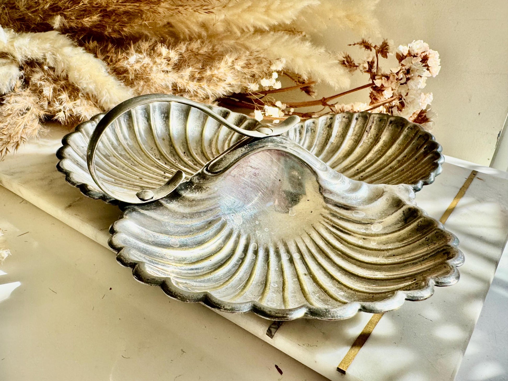 Vintage English Shell-Shaped Triple Serving Dish by Manco Electroplated Silver with Handle Clam Shell Divided Tray Elegant Ocean-Inspired