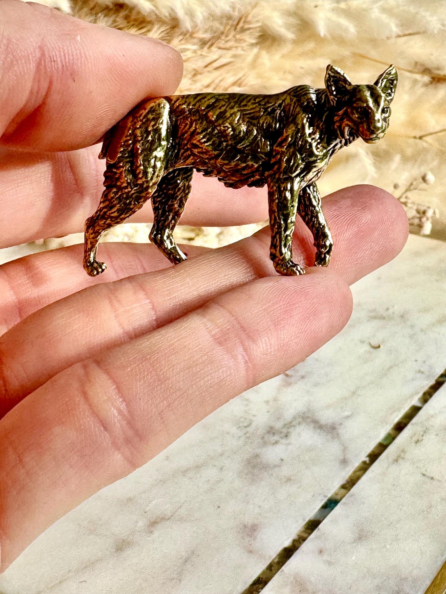 Miniature Brass Lynx Figurine – Detailed Wild Forest Cat Sculpture in Solid Brass
