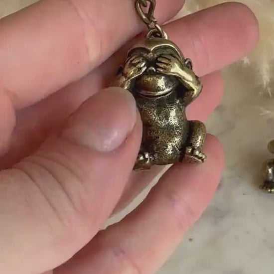 Solid Brass No See Monkey Keyring, Miniature Three Wise Monkey, Mizaru Charm, traditional Style See Hear Speak No Evil Monkeys Keychain