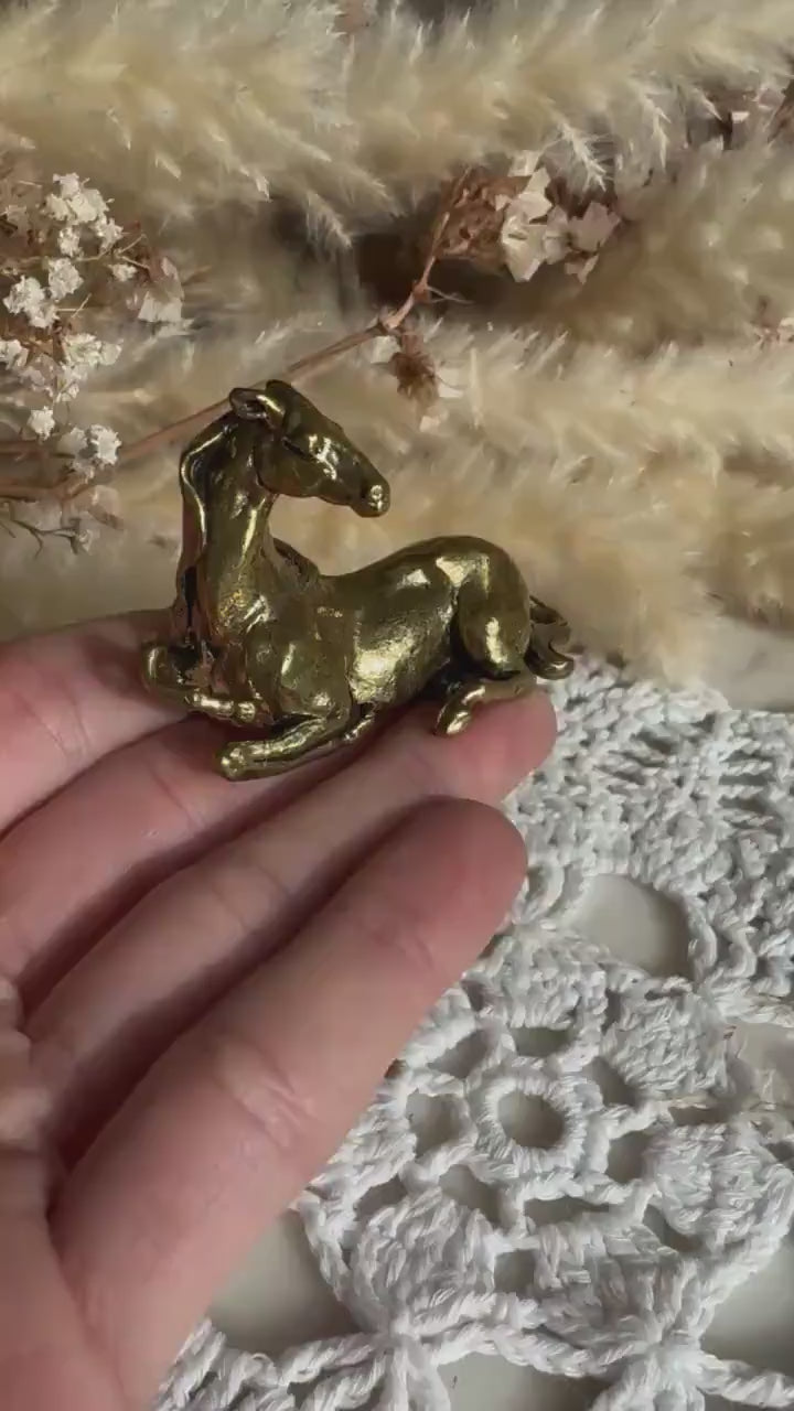 Unique style Solid Brass figurine Wild horse, Resting mustang, Stallion statue, Lifelike solid brass figurine, Desktop ornament