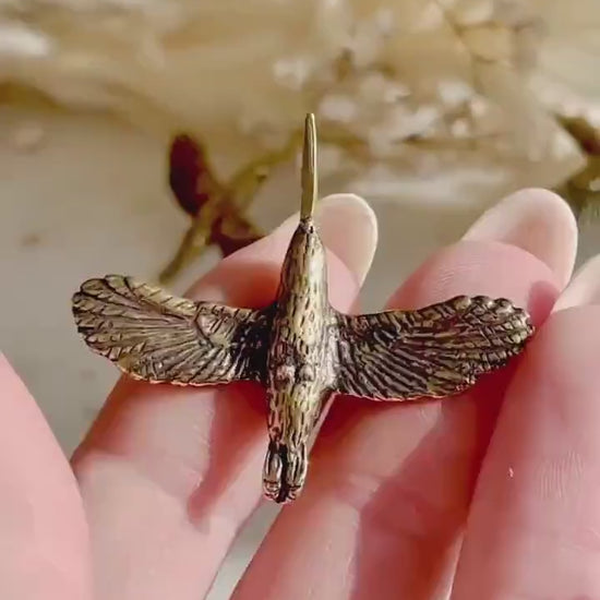 Little Hummingbird miniature, solid brass flying bird figurine, Curious hummingbird figure, Pretty gift, Nice gift for nature lovers