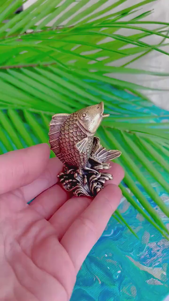 Solid Brass Splashing Carp Fish figurine, Koi Fish Sculpture: A Lifelike Brass Statue for Home or Office Decor