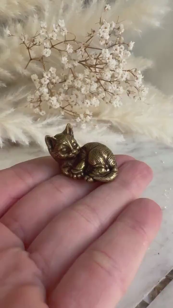Solid brass Resting cat figurine, kitty miniature , Collectible cat statuette, Gift for cat lover, Adorable kitten ornament