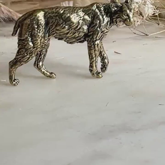 Miniature Brass Lynx Figurine – Detailed Wild Forest Cat Sculpture in Solid Brass