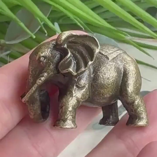 Solid brass Indian elephant figurine, beautiful boho decor, collectible elephant, Animal miniature
