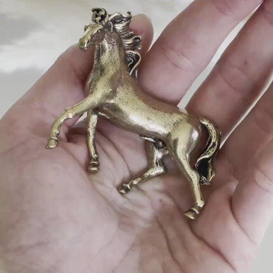 Wild horse statuette, Galloping mustang, Stallion statue, Lifelike solid brass figurine, Desktop ornament