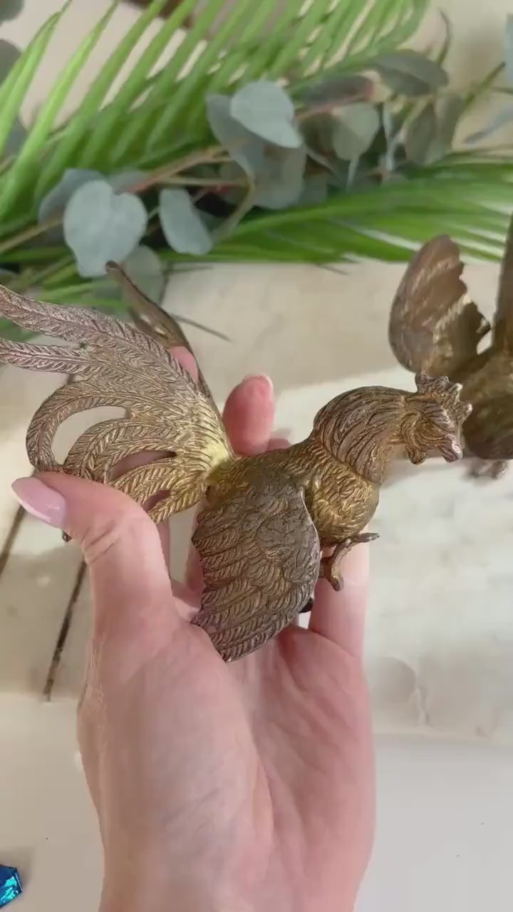 Vintage Brass Fighting Cockerels, Vintage Metal Cocks, Brass Rooster Engraved Statues, Table Centerpiece, Bird Figurine, Pair Roosters