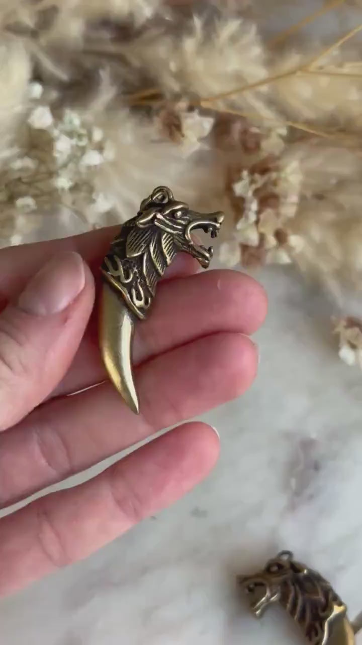 Solid Brass Viking Wolf Fang Keychain – Norse Mythology Tribal Amulet – Gothic Nordic Pendant, Novelty gift