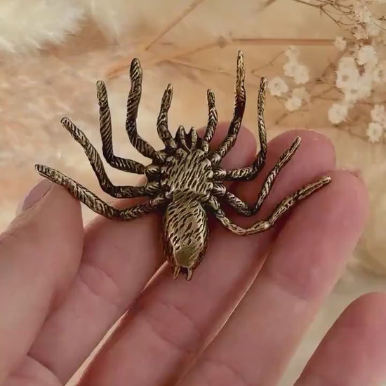 Sydney funnel-web spider figurine, spider metal statue, Lifelike solid brass spider figurine, scary Sculpture, spider lover gift