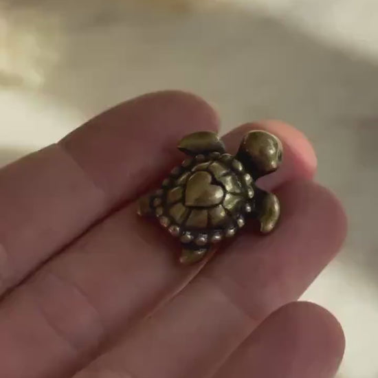Tiny Love Turtle figurine, Fine solid brass ornament, Turtle with a heart ornament, adorable sea creature gift, tortoise metal ornament