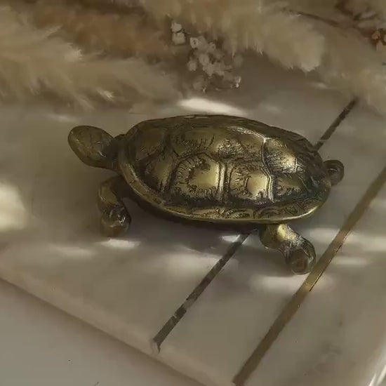 Brass Turtle Trinket Box – Vintage Style Lidded Figurine with Hinged Shell