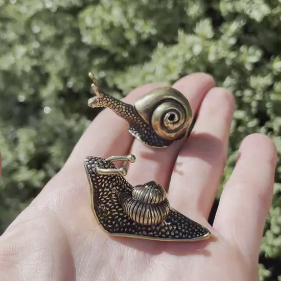 Loving Garden Snails, Snails figurine, Fine lifelike solid brass ornament, creative gift, Valentine’s Day idea