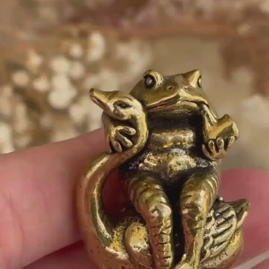 Brass Wise Frog and Goose Figurine, Brass Frog ornament, Whimsical Animal Sculpture, Frog smokes a pipe miniature