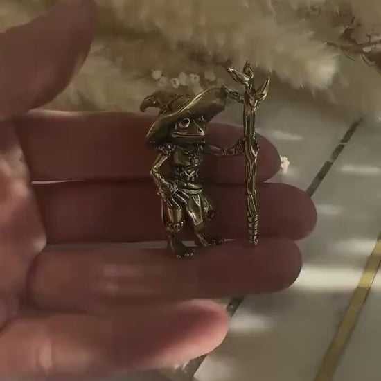 Miniature Brass Frog Wizard Figurine – Fantasy Toad Mage with Staff and Hat, Whimsical Frog Sculpture